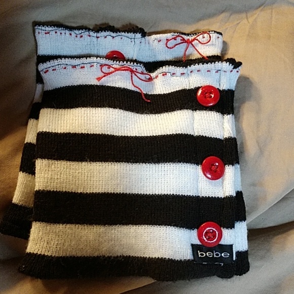 Black and White stripe knit Hugs - Picture 4 of 6